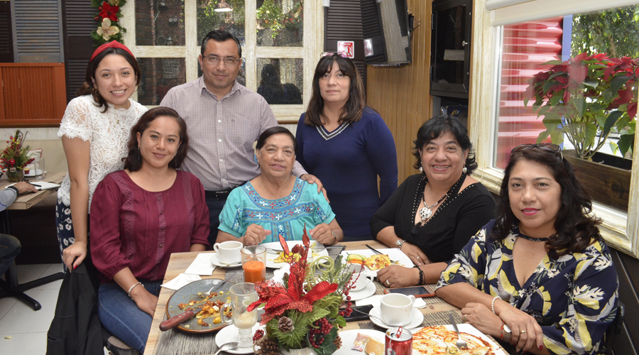 Graciela apaga su velita