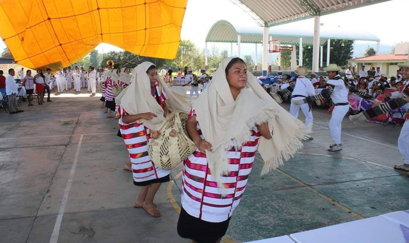 Realizan Guelaguetza  de la Fraternidad en la región Mixteca de Oaxaca