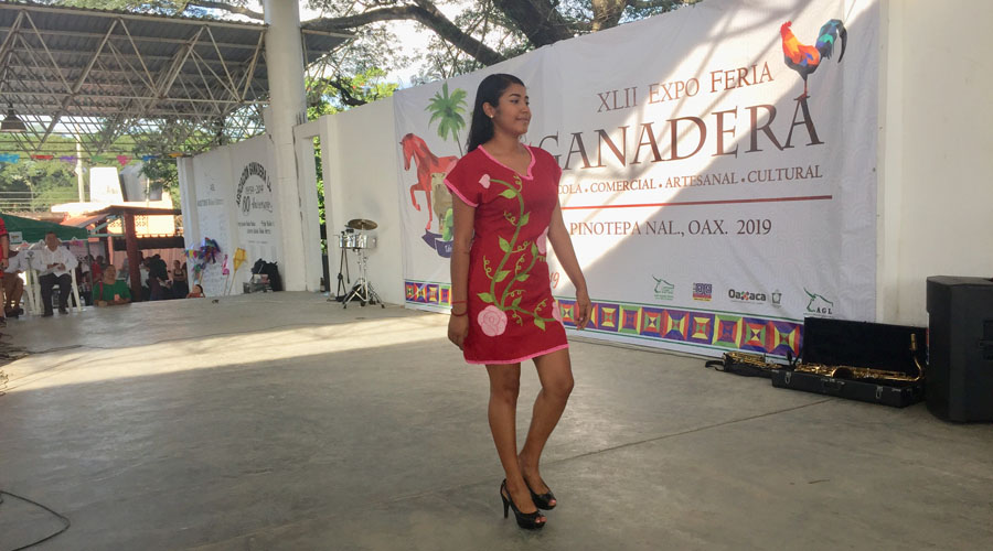 Exhiben trajes regionales en Expo Feria Ganadera | El Imparcial de Oaxaca