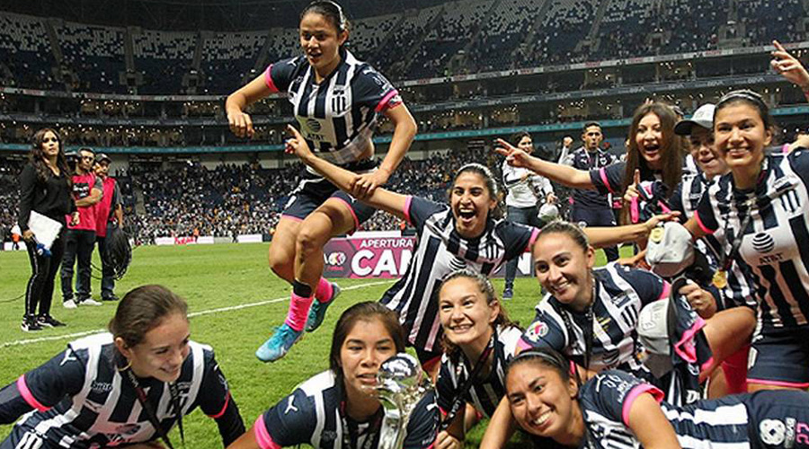 No hay bono y reciben un iPad;  Jugadoras de Rayadas campeonas de la Liga MX Femenil | El Imparcial de Oaxaca