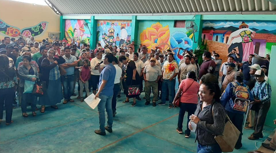 Los trabajadores del gobierno de Salina Cruz exigen el aguinaldo de 59 días | El Imparcial de Oaxaca