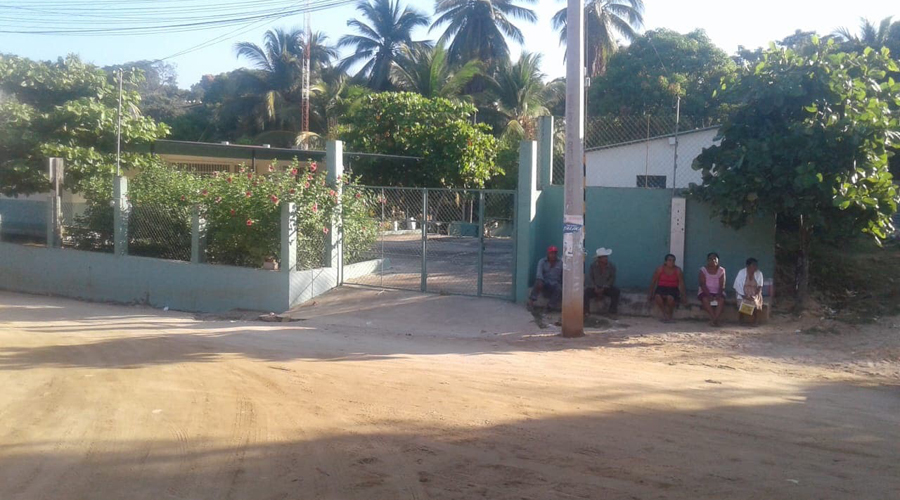 Sin dar servicio, clínica del IMSS en El Carrizo