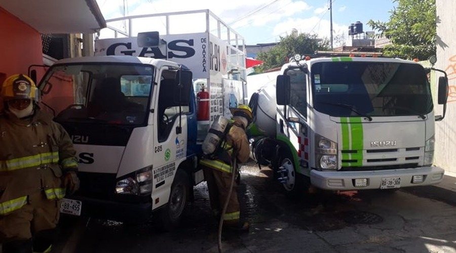 Choca camión de gas contra pipa en Candiani | El Imparcial de Oaxaca