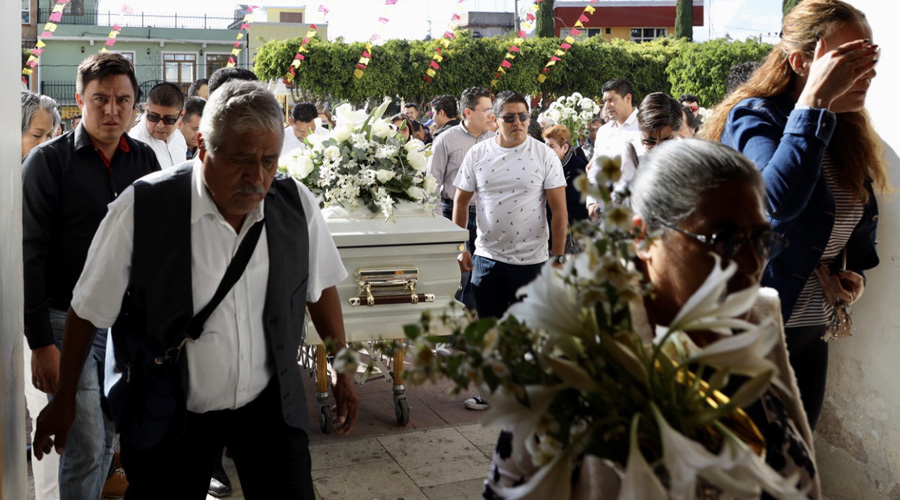 Tristeza invade a Miahuatlán, el adiós de Arturo