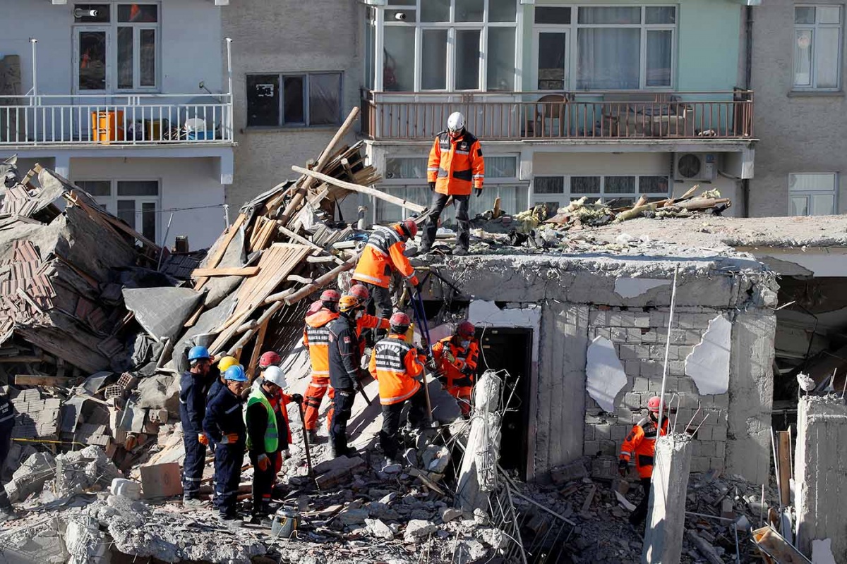 Turquía reporta 35 muertos tras sismo de 6.8 | El Imparcial de Oaxaca