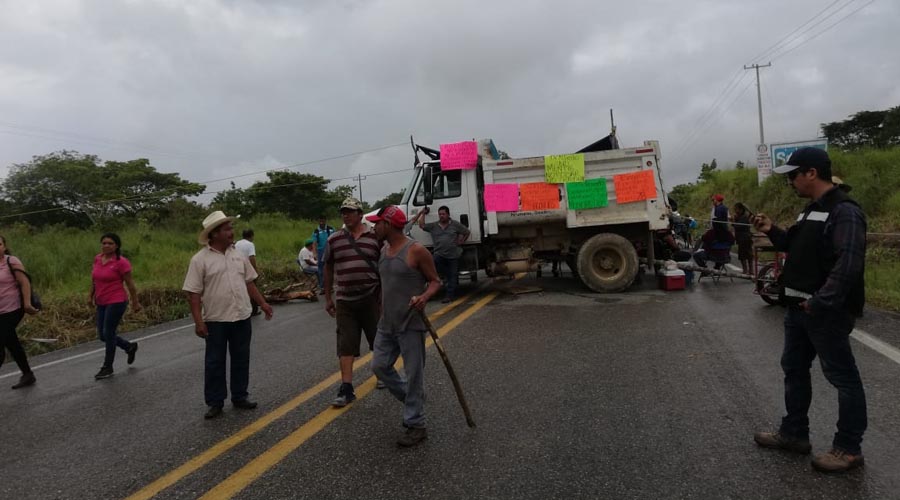 Continúa el bloqueo en Palomares | El Imparcial de Oaxaca
