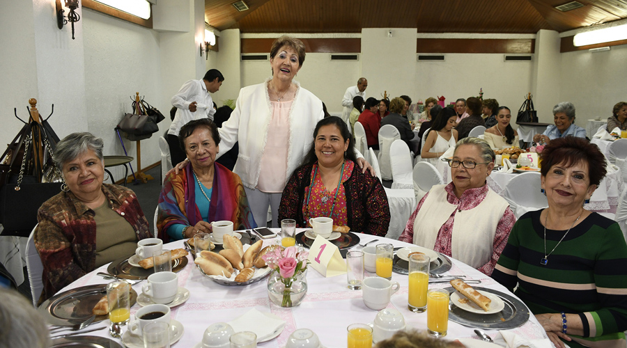 Dora Luz celebra su cumpleaños