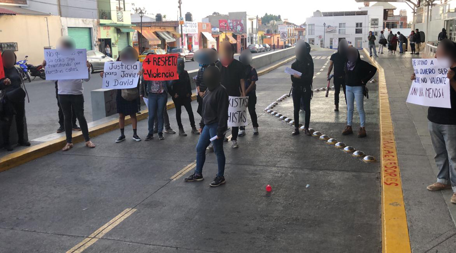 Integrantes de la comunidad LGTB protestan contra taxista | El Imparcial de Oaxaca