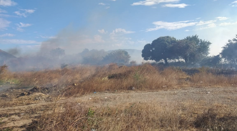 Incendio amenaza a vecinos de Salina Cruz, Oaxaca