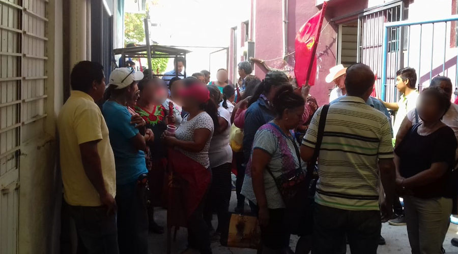 En Salina Cruz se manifiestan por un pleito familiar | El Imparcial de Oaxaca