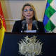 Pide presidenta de Bolivia renuncia de todo su gabinete