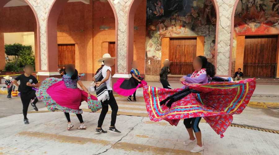 Capacitan a parejas del Jarabe Mixteco en Huajuapan | El Imparcial de Oaxaca