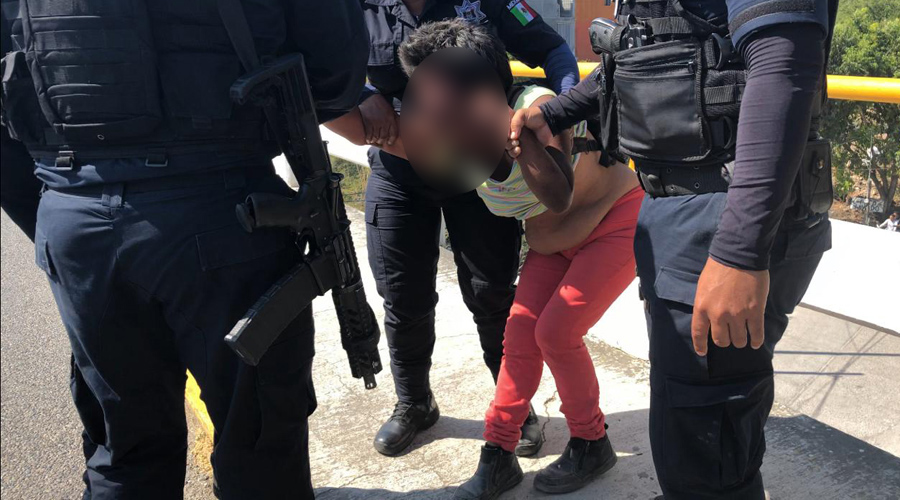 Mototaxistas impiden que mujer se arroje de puente en Juchitán | El Imparcial de Oaxaca
