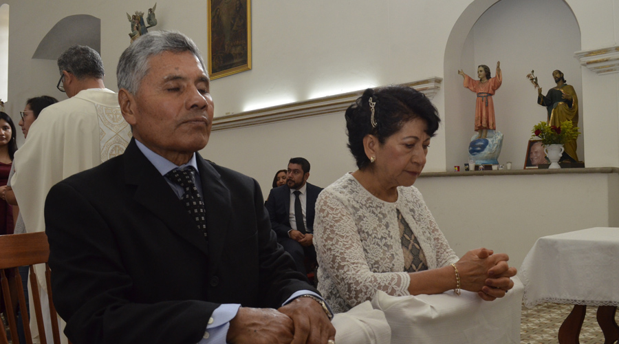 Celebran bodas de Zafiro Bernardo y Margarita