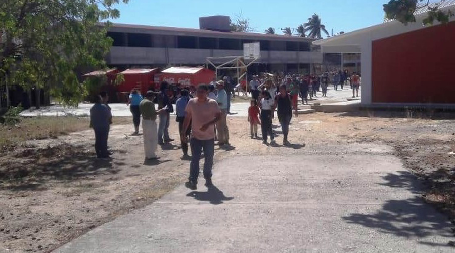 En Salina Cruz exigen conclusión de aulas en Secundaria | El Imparcial de Oaxaca