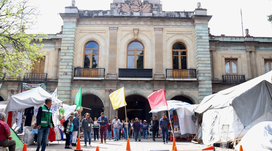 Ambulantes ubicados frente al Palacio de Gobierno no participan en macrosimulacro 2020 | El Imparcial de Oaxaca