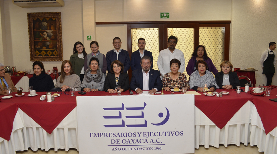 Empresarios y Ejecutivos de Oaxaca escucharon conferencias y celebraron a sus miembros