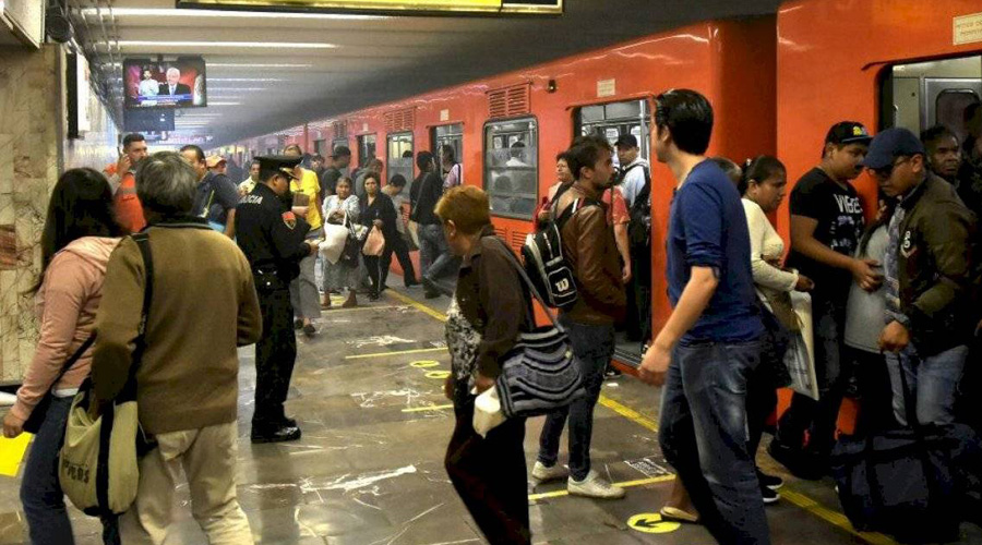 Video: Captan brutal pelea al interior de los vagones del metro
