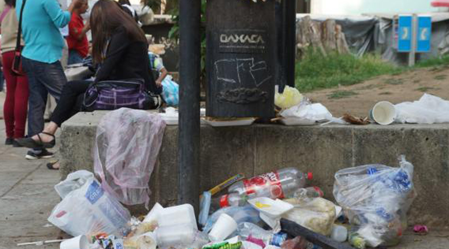Servicios municipales de Oaxaca confirma que en 20 minutos se llena una papelera de basura | El Imparcial de Oaxaca