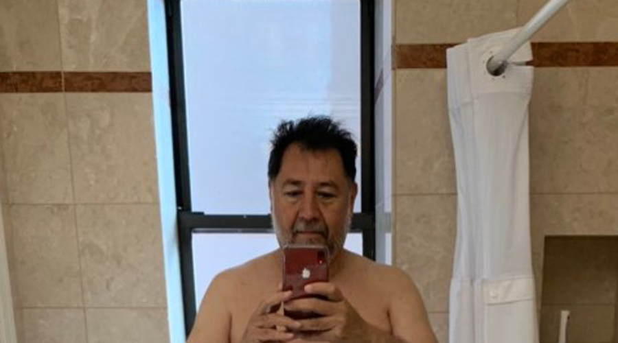 Noroña se hace viral por publicar foto semidesnudo en Twitter