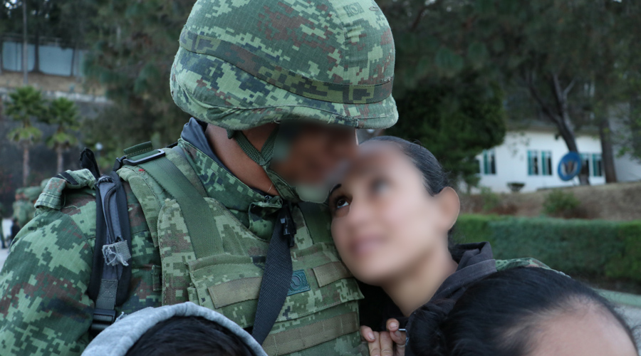 El difícil momento de alejarse de casa, militares: padres, esposos y héroes
