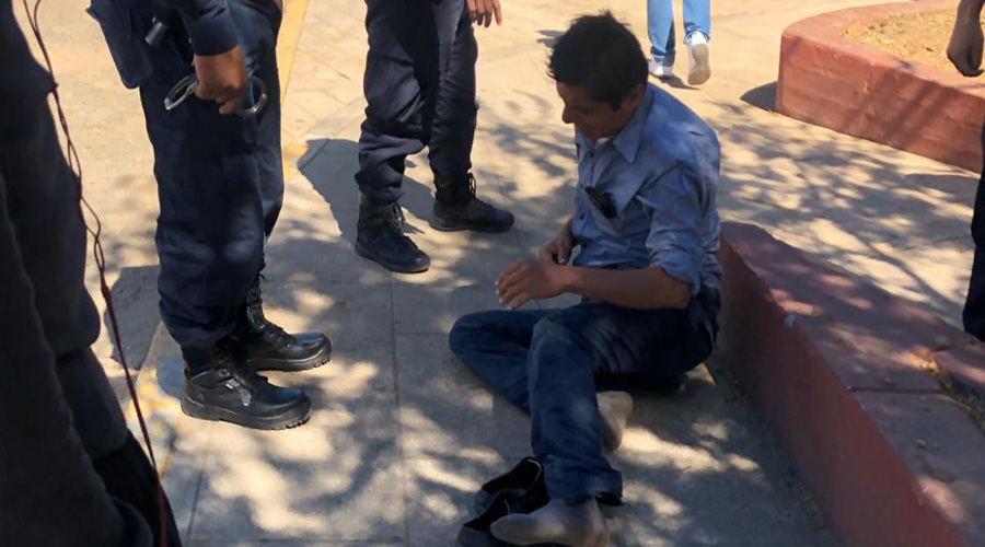 Presunto ladrón es aprehendido en avenida Universidad | El Imparcial de Oaxaca