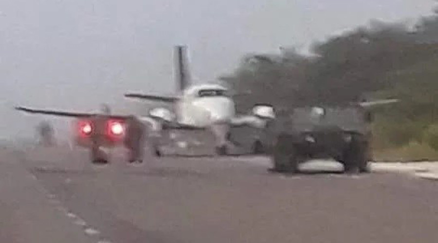 Aterriza avioneta en carretera de Quintana Roo, tripulantes se enfrentan al Ejército | El Imparcial de Oaxaca