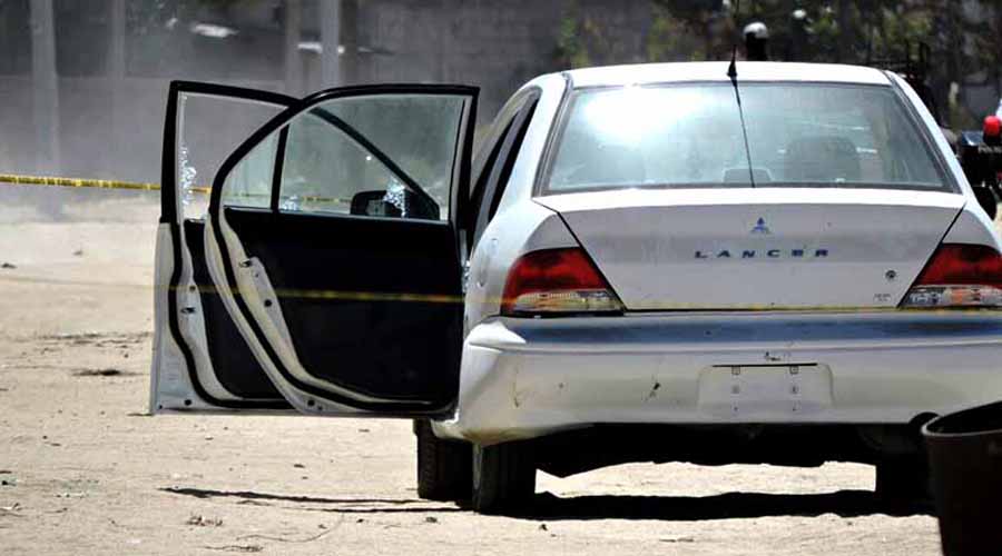 Ejecutan a un joven dentro de su automóvil | El Imparcial de Oaxaca