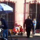 Hombre golpeado en calle de Galeana es auxiliado por paramédicos