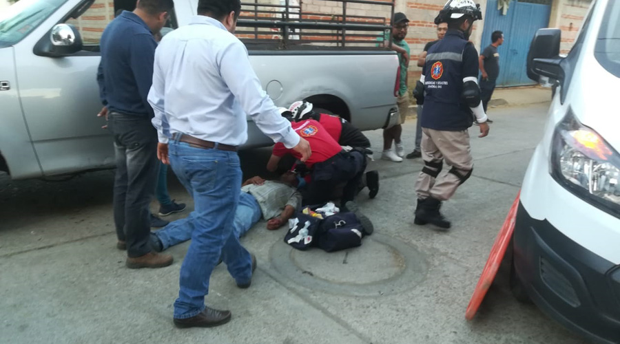 Conductor de camioneta le corta el paso a motociclista en Jalpan | El Imparcial de Oaxaca