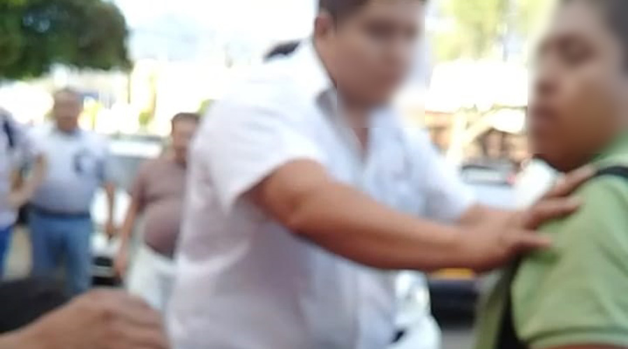 Mototaxista golpea a taxista en la colonia Antiguo Aeropuerto | El Imparcial de Oaxaca