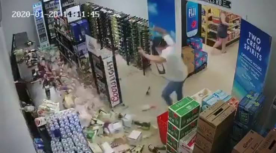 Video: Prefiere salvar cervezas que a su propia vida, durante el sismo