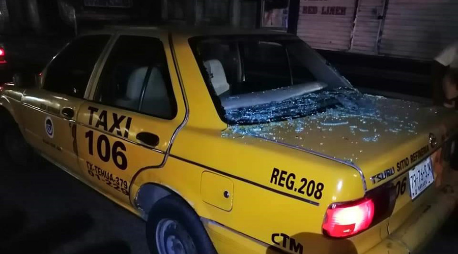 Motocicleta se estampan contra un taxi | El Imparcial de Oaxaca
