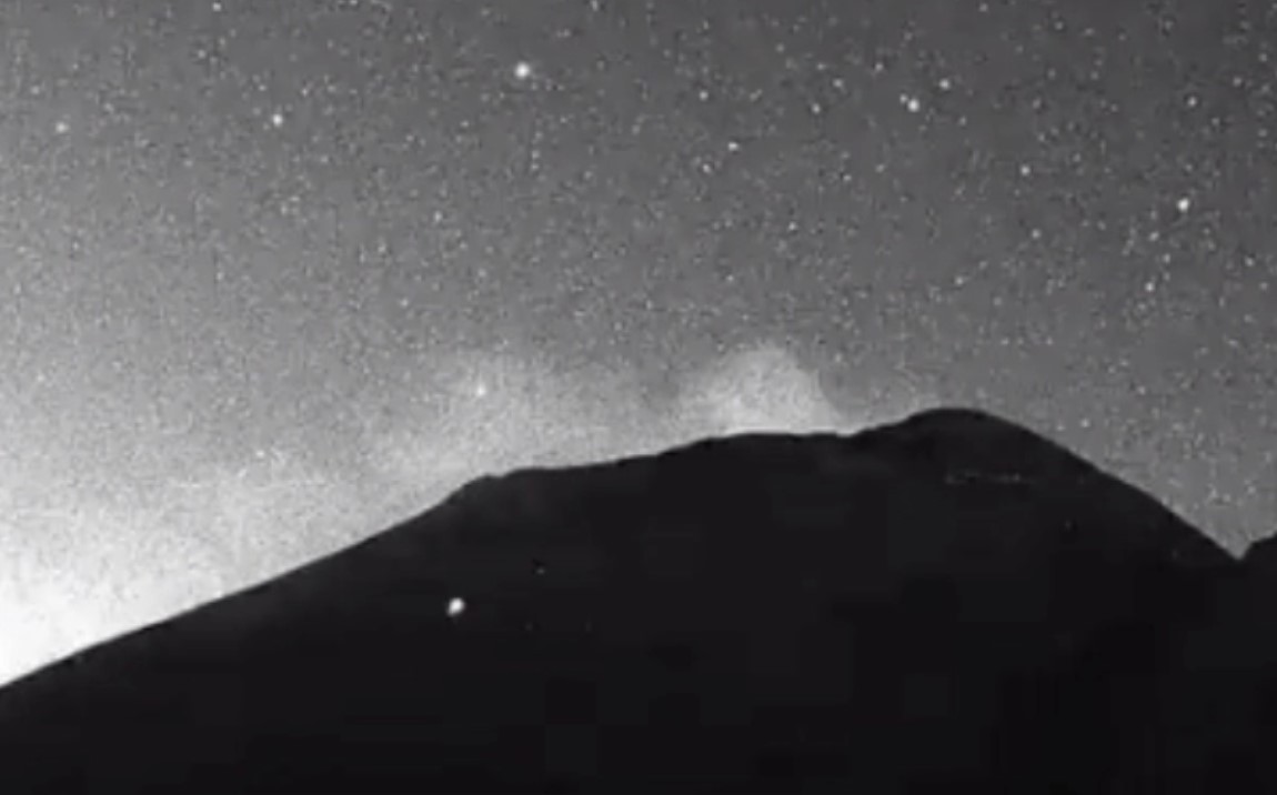 Video: Captan extraña luz en ladera del Popocatépetl durante explosión | El Imparcial de Oaxaca