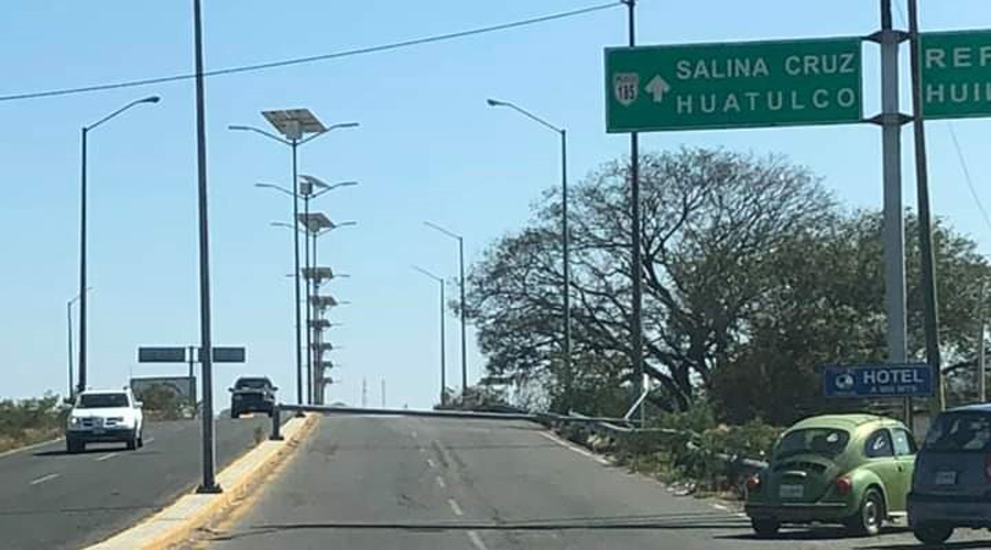 Un riesgo, alumbrado público por fuertes vientos en Salina Cruz, Oaxaca | El Imparcial de Oaxaca Un riesgo, alumbrado público por fuertes vientos en Salina Cruz, Oaxaca | El Imparcial de Oaxaca