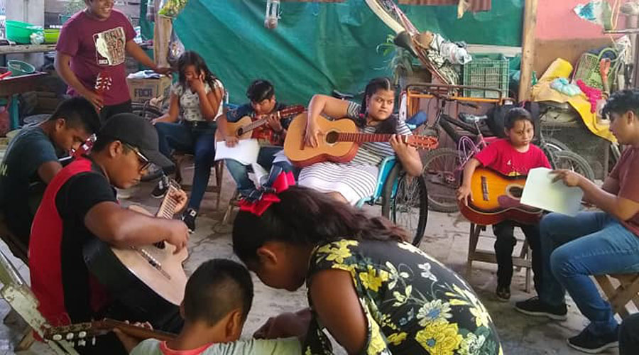 “Marchando Sobre Ruedas” realiza un taller de música en Juchitán | El Imparcial de Oaxaca