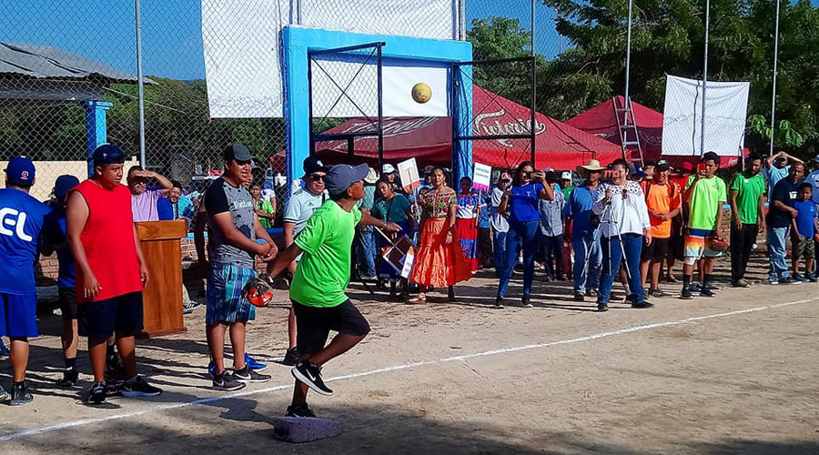 Juegan pelota mixteca en Bajos de Chila | El Imparcial de Oaxaca