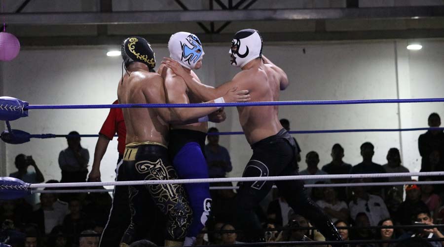 Luchadores Oaxaqueños se presentaron en la Arena Coliseo Oaxaca