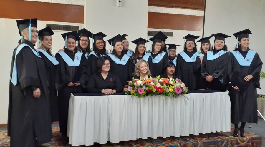 Carmen Feria concluyo sus estudios