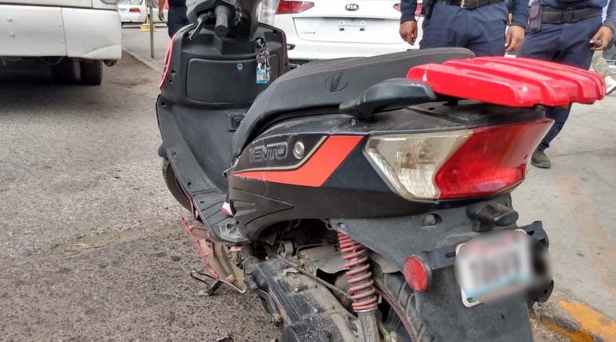 Urbano embiste a motociclista por exceso de velocidad en la avenida Símbolos Patrios