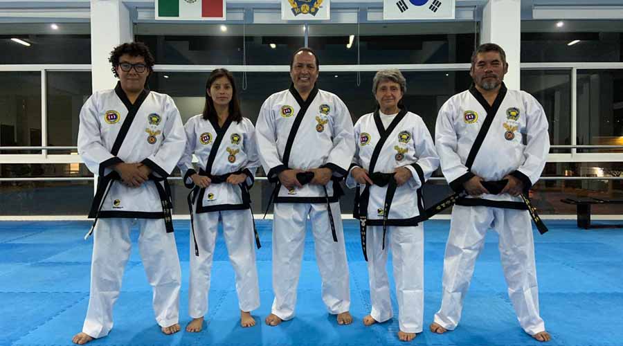 Maestros oaxaqueños de Taekwondo aprueban examen de Kodanya