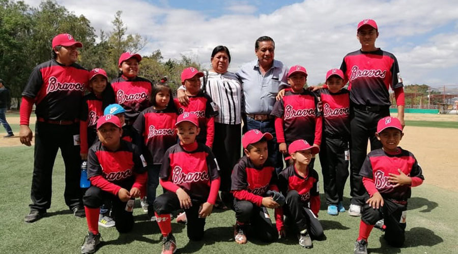 La escuadra infantil Bravos de Tlacolula estrenó uniformes | El Imparcial de Oaxaca