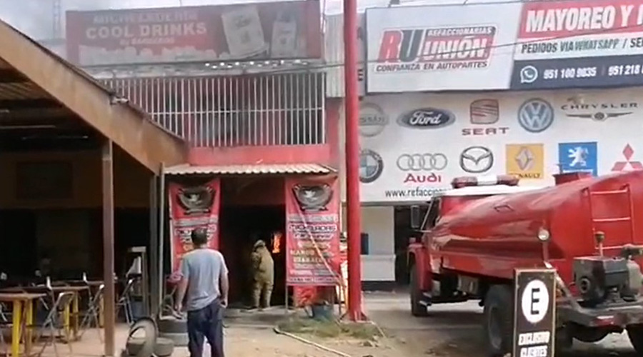 Negocio de micheladas se incendia en Brenamiel