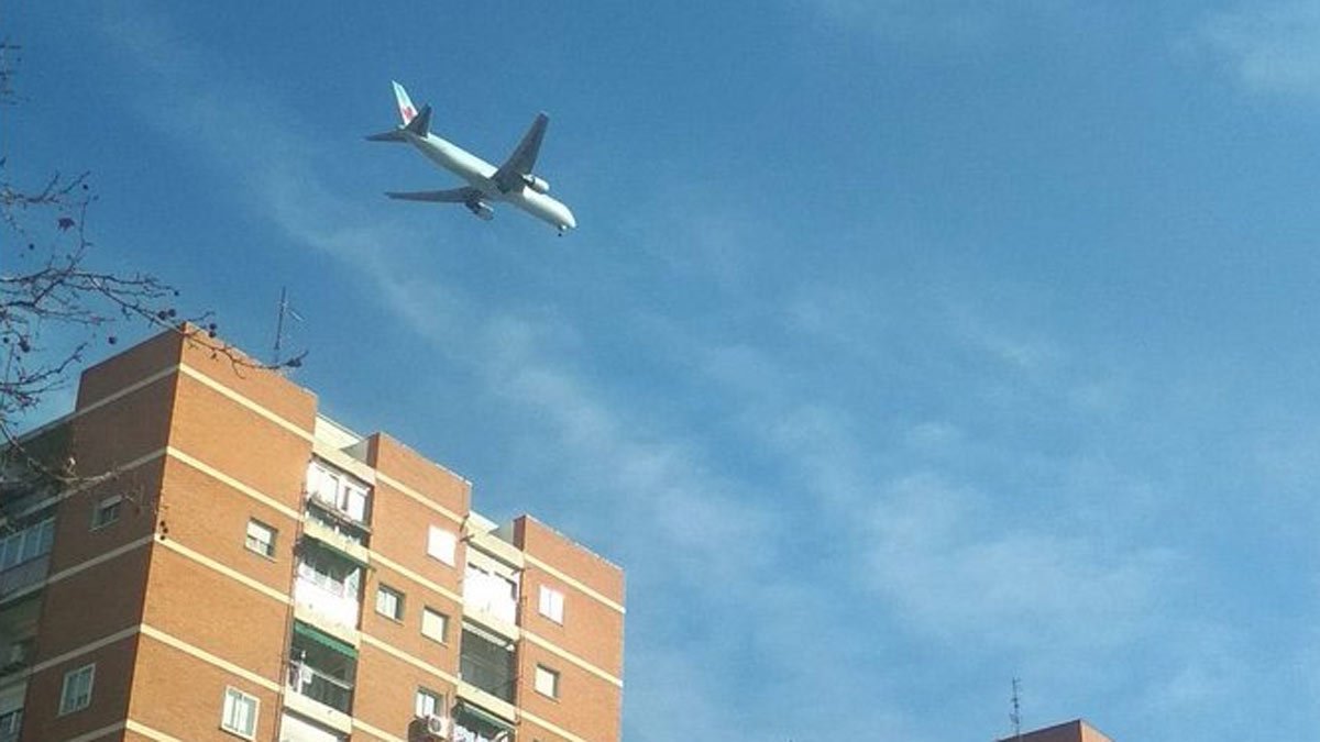 Video: Avión de Air Canada prepara aterrizaje forzoso en Madrid por falla mecánica | El Imparcial de Oaxaca