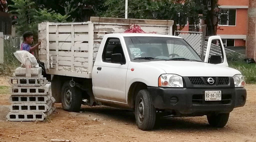 Roban camioneta en la colonia Las Peñas | El Imparcial de Oaxaca