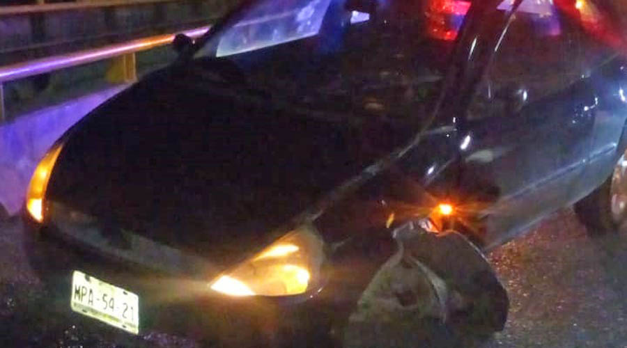 Mototaxi vuelca hacia el río en San Juan Colorado