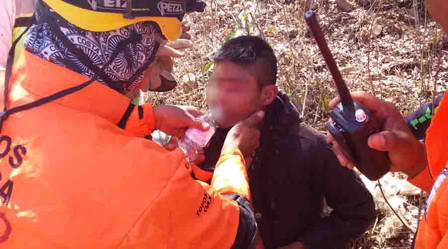 Hallan cuerpo de hombre en avanzado estado de putrefacción en la carretera a Huajuapan, Oaxaca