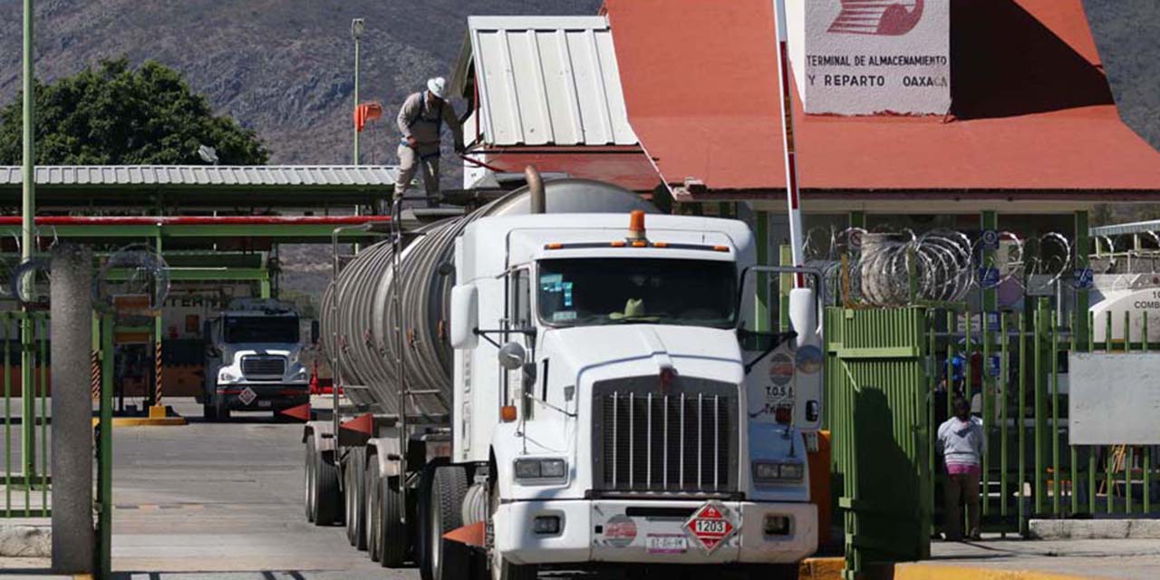 Gasolina no debe venderse en más de 17 pesos: AMLO | El Imparcial de Oaxaca