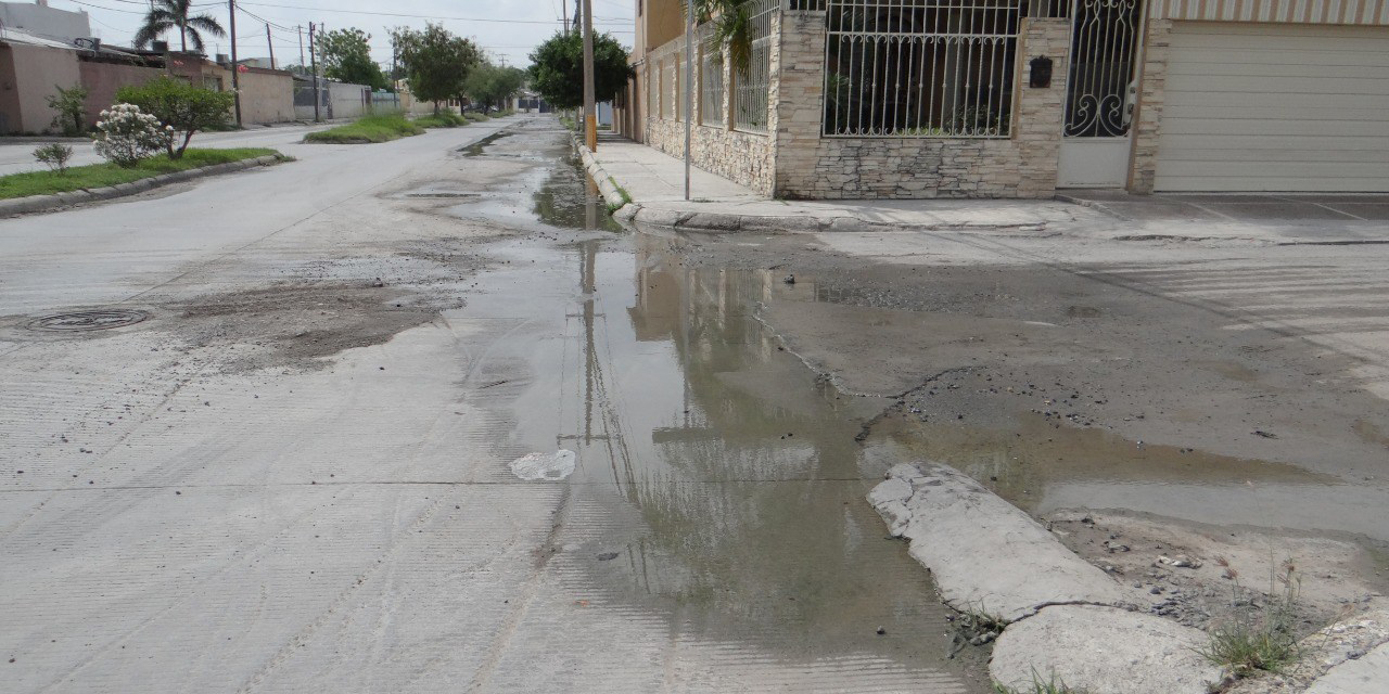 Denuncian fugas de agua en Tehuantepec