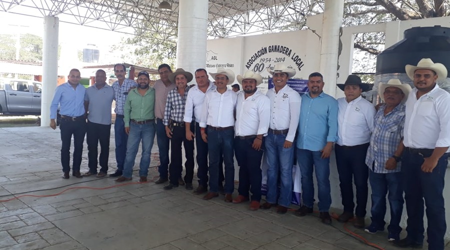 Ganaderos de la Costa de Oaxaca, renuevan su directiva